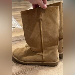 🤎 UGG Classic Unlined Perf Suede Leather Boots 🤎